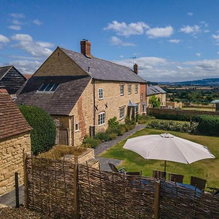 Beautiful Cotswold Farmhouse With Hot Tub Manchester Bagian luar foto
