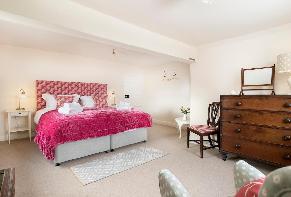 Beautiful Cotswold Farmhouse With Hot Tub Manchester Bagian luar foto