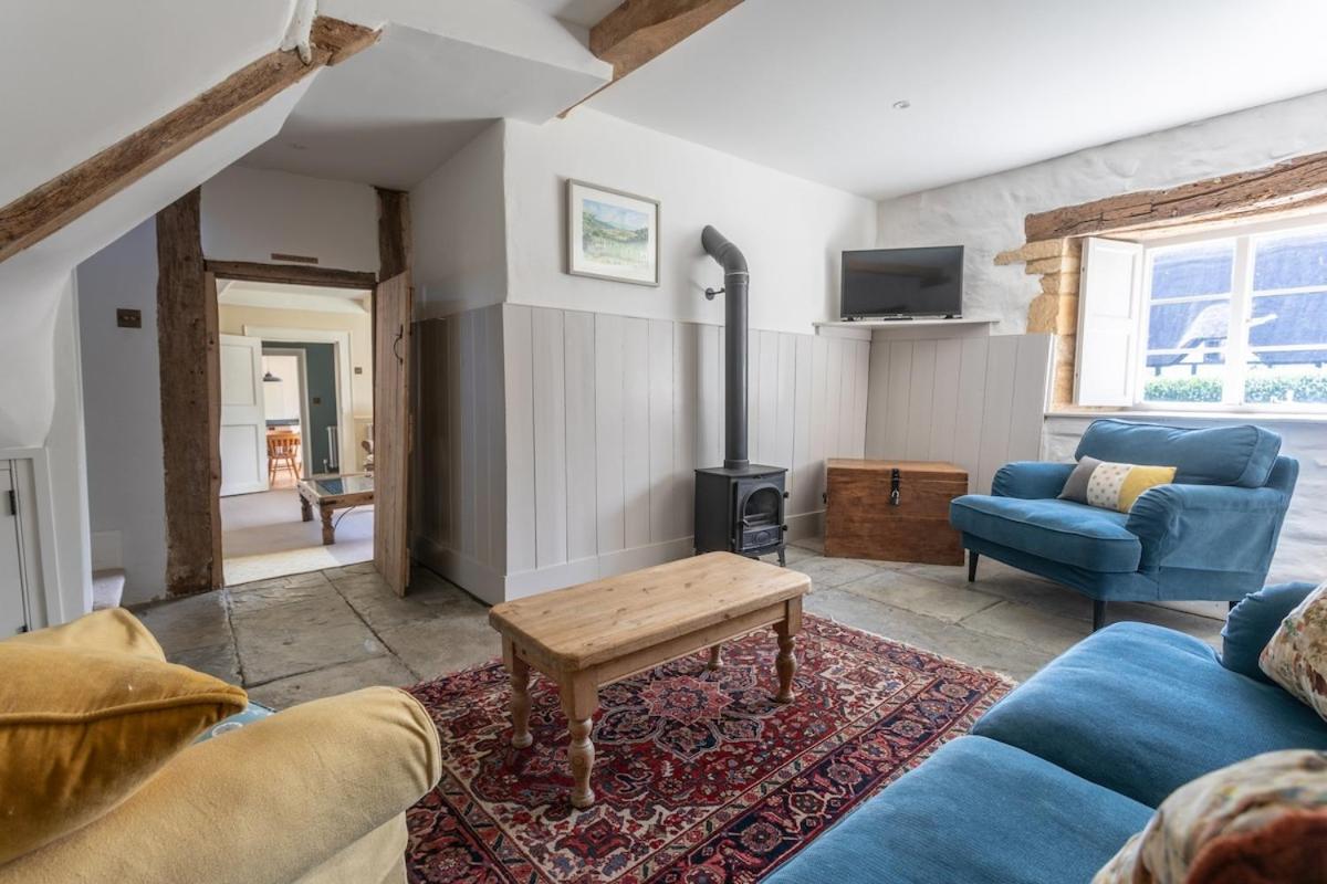 Beautiful Cotswold Farmhouse With Hot Tub Manchester Bagian luar foto