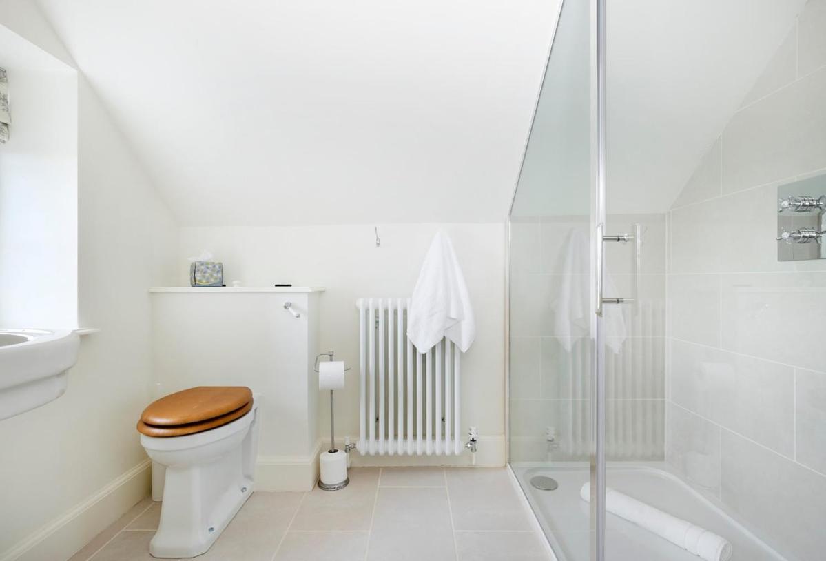 Beautiful Cotswold Farmhouse With Hot Tub Manchester Bagian luar foto